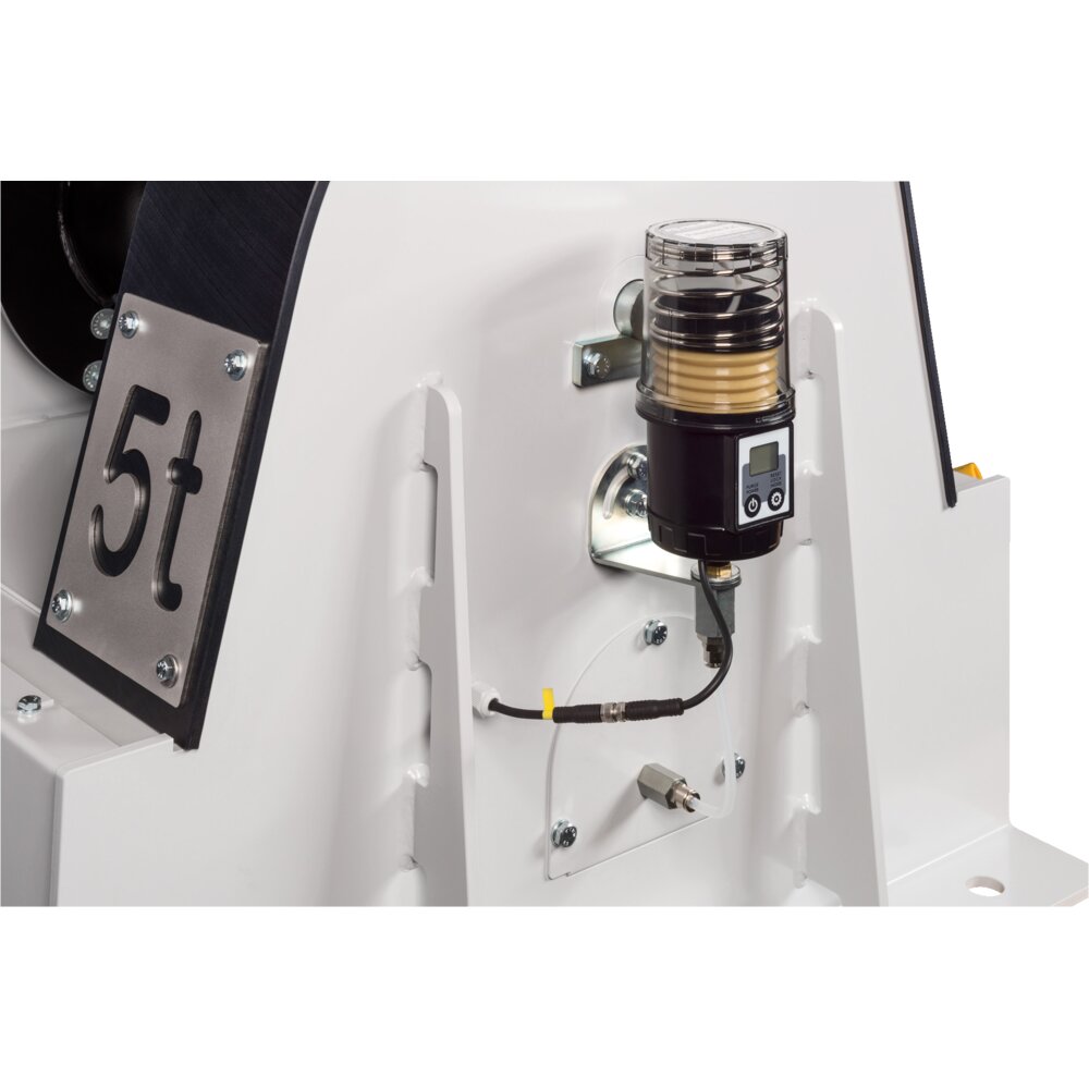 Grease pump on winch LS5000