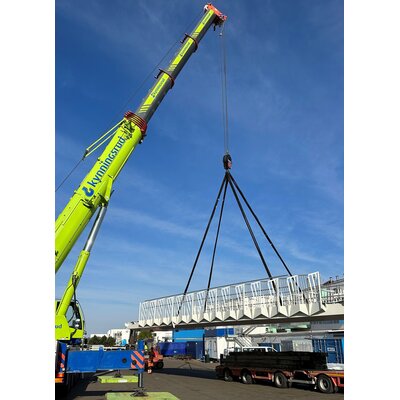 Lifting Black Belt sling Extreema® from Lift-Tex in use Lifting Black Belt sling Extreema® from Lift-Tex in use