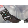 Green dot in buckle indicates correct closure Green dot in buckle indicates correct closure